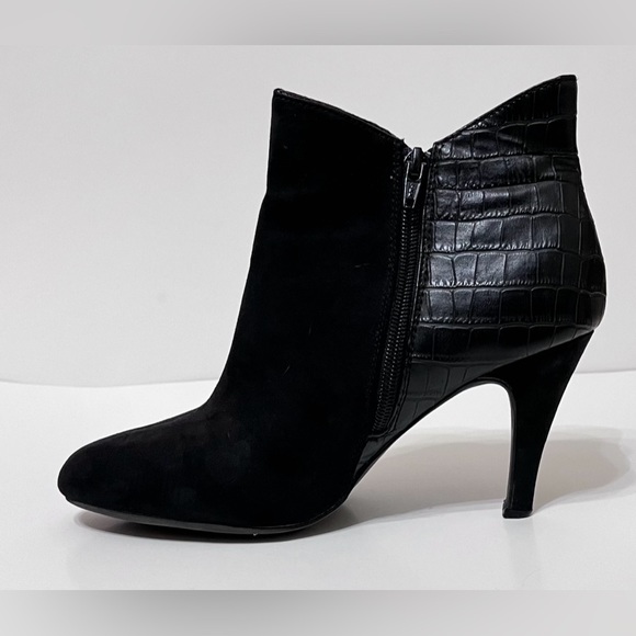 Express Black High Heel Ankle Booties - Picture 4 of 10